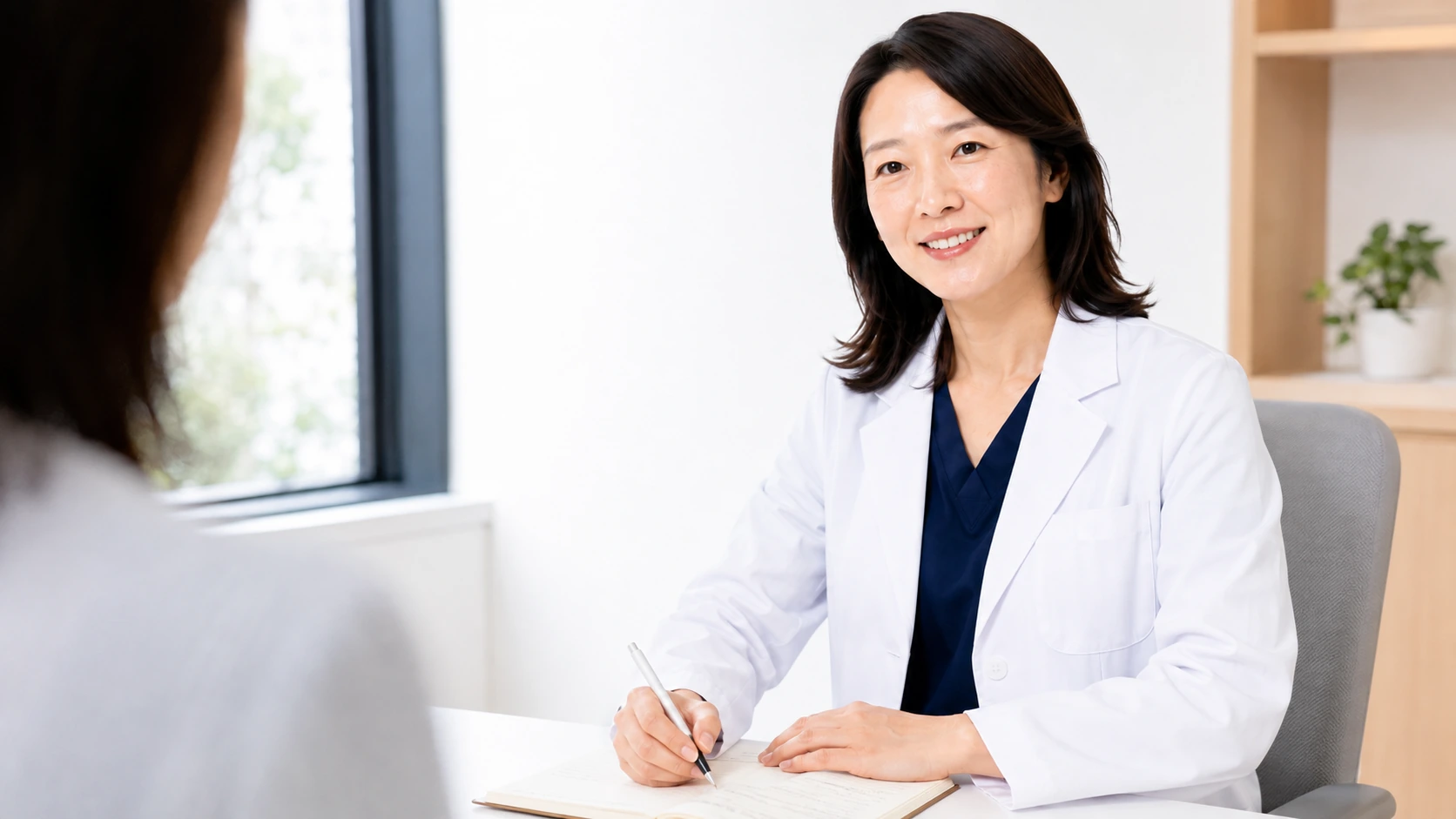 수술 전·후 안내 진료를 설명하는 대표 이미지